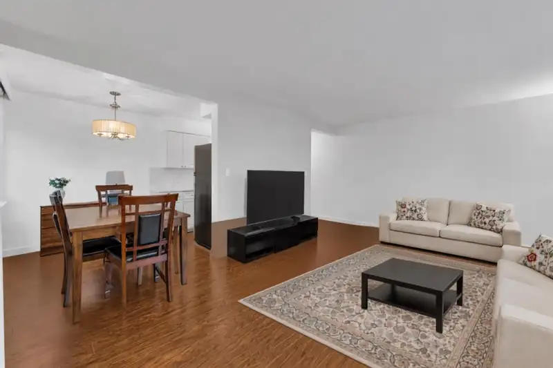 1 1420 CHESTERFIELD AVENUE - photo 3 of 16