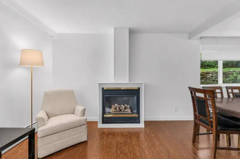 1 1420 CHESTERFIELD AVENUE - photo 4 of 16