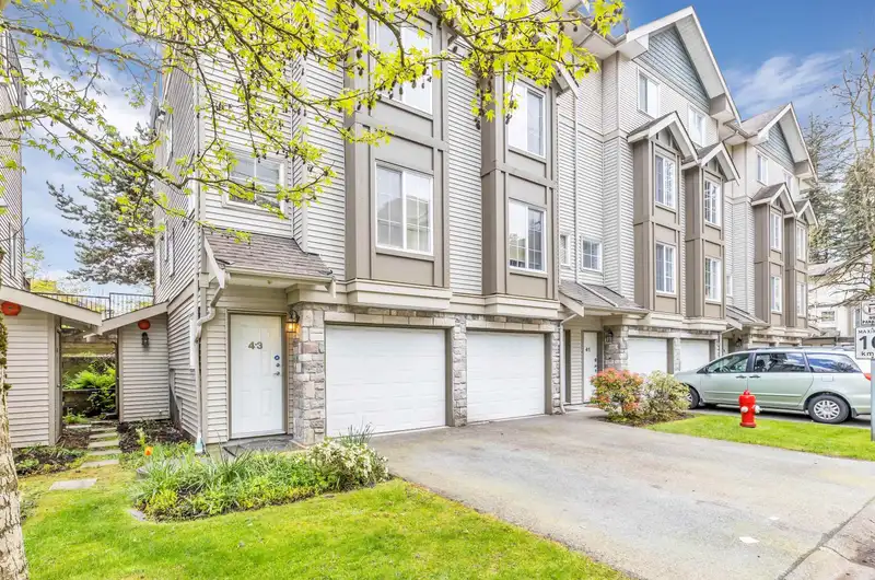 43 14855 100 AVENUE - photo 1 of 32