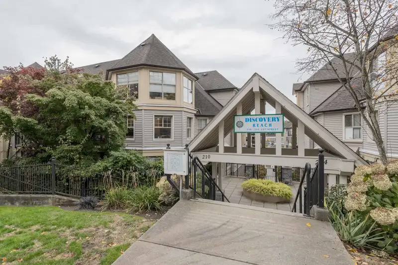 508 210 ELEVENTH STREET - photo 2 of 28