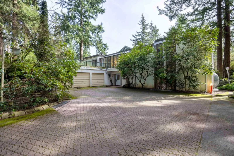 13642 28 AVENUE - photo 1 of 25