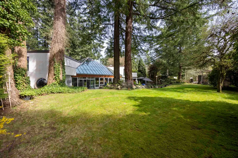 13642 28 AVENUE - photo 3 of 25