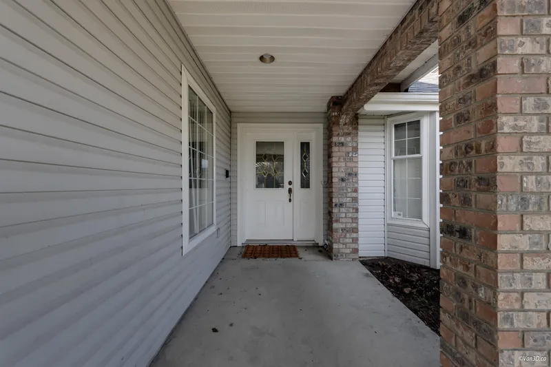 6167 45 AVENUE - photo 3 of 25