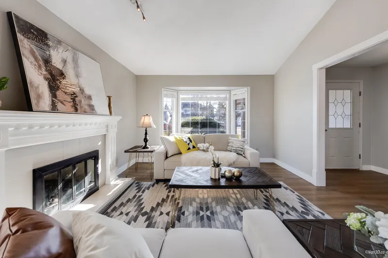 6167 45 AVENUE - photo 4 of 25