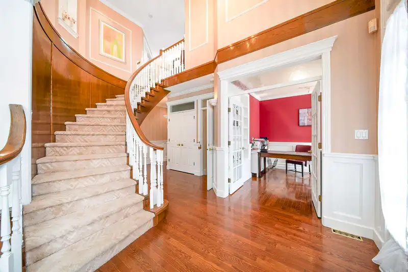 3389 CANTERBURY DRIVE - photo 3 of 25