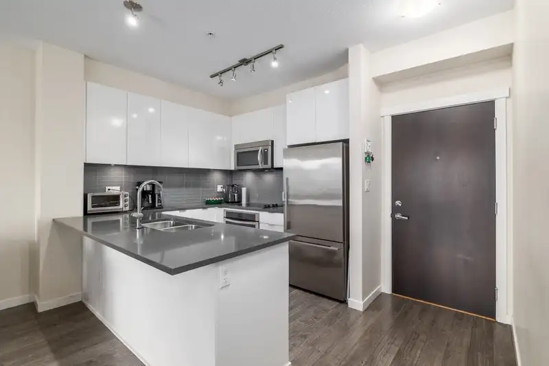 322 2665 MOUNTAIN HIGHWAY - photo 2 of 25
