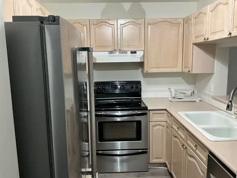 105 2380 SHAUGHNESSY STREET - photo 3 of 8