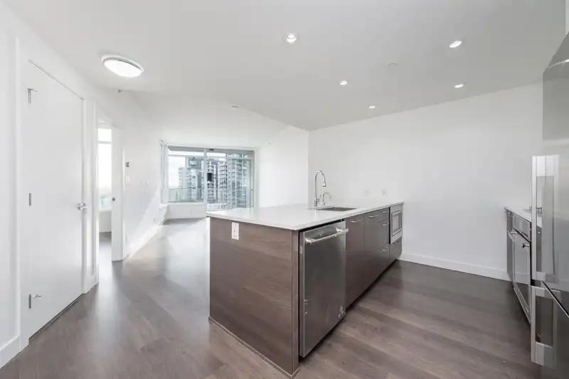 912 3557 SAWMILL CRESCENT - photo 2 of 40