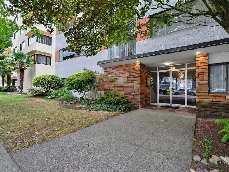 105 1879 BARCLAY STREET - photo 1 of 18