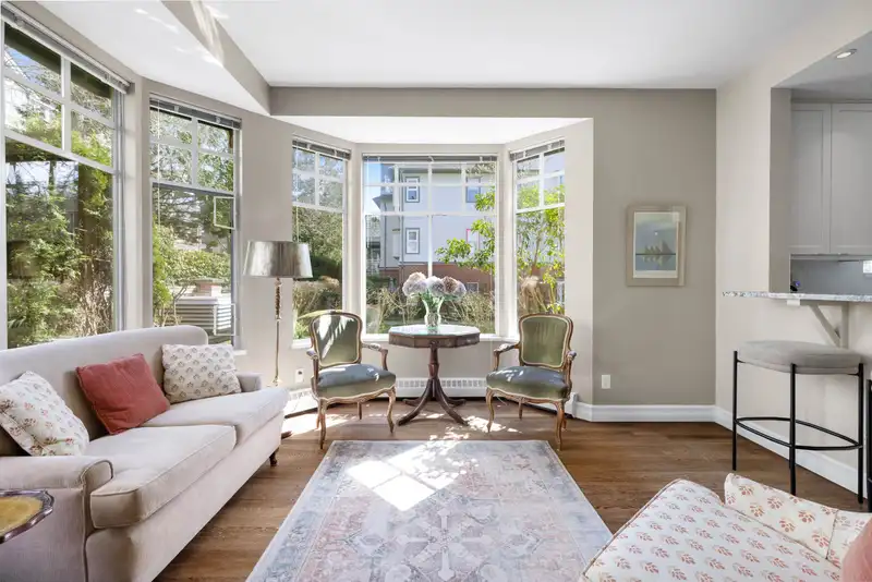 10 5880 HAMPTON PLACE - photo 3 of 31