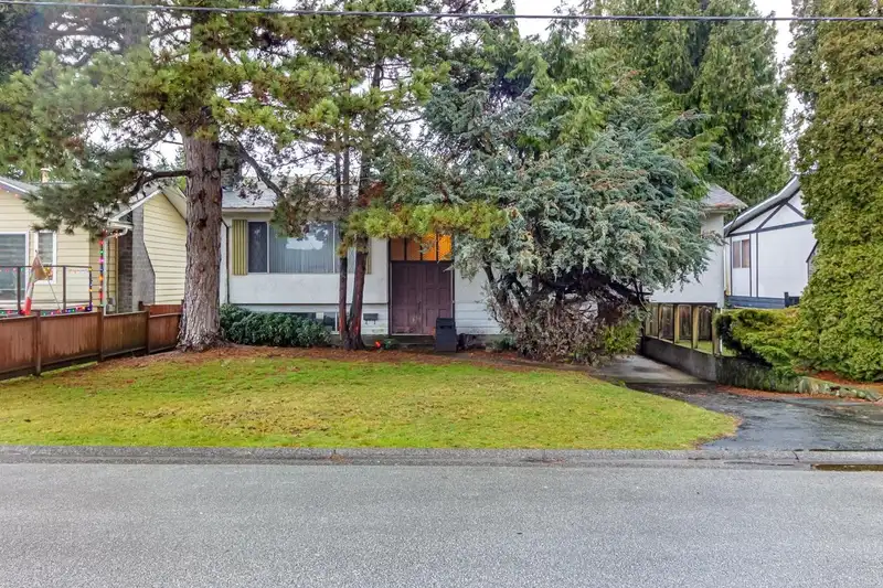 11725 94A AVENUE - photo 1 of 40