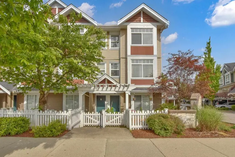 7 8676 158 STREET - photo 1 of 1