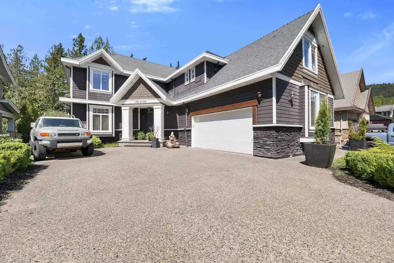 1012 JAY CRESCENT - photo 1 of 29