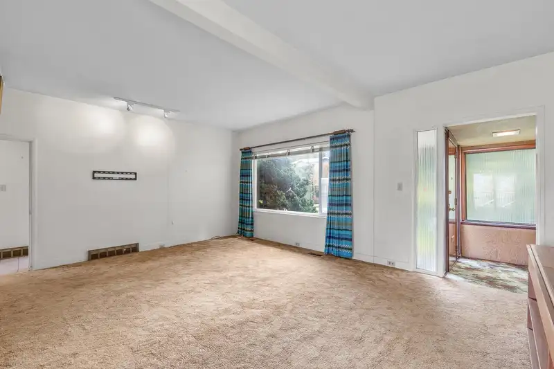 4667 SIMPSON AVENUE - photo 3 of 21