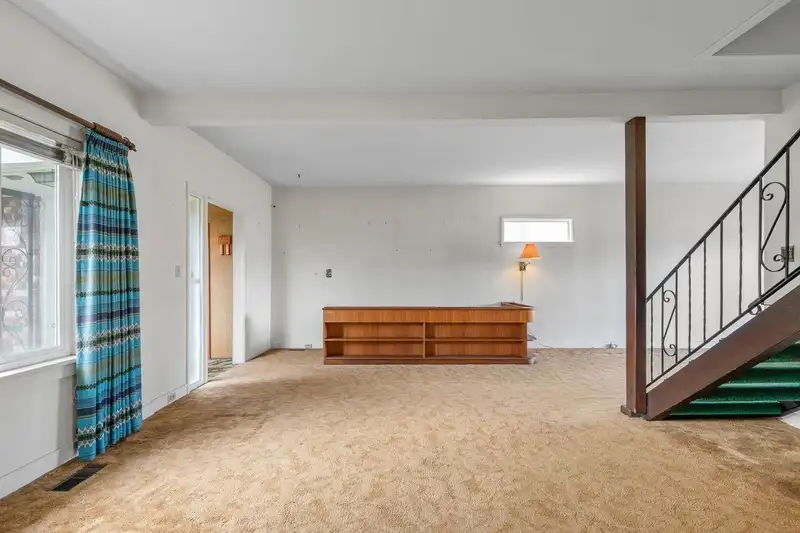 4667 SIMPSON AVENUE - photo 4 of 21