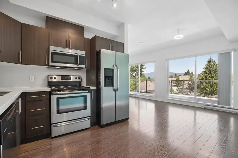 402 12070 227 STREET - photo 1 of 33