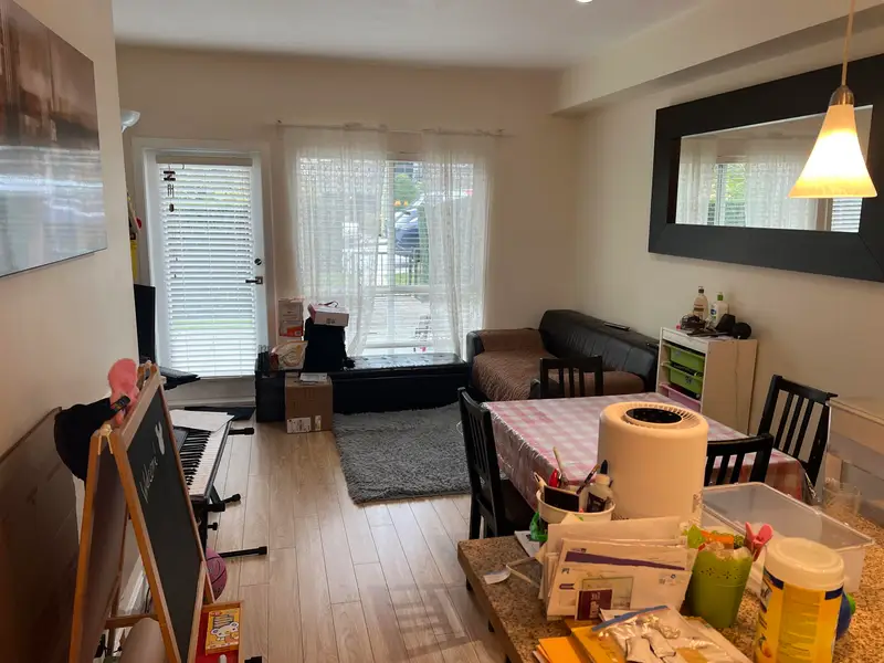 112 5655 INMAN AVENUE - photo 2 of 17