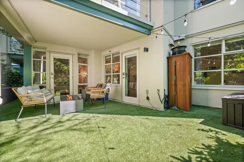 102 2555 W 4TH AVENUE - photo 1 of 29
