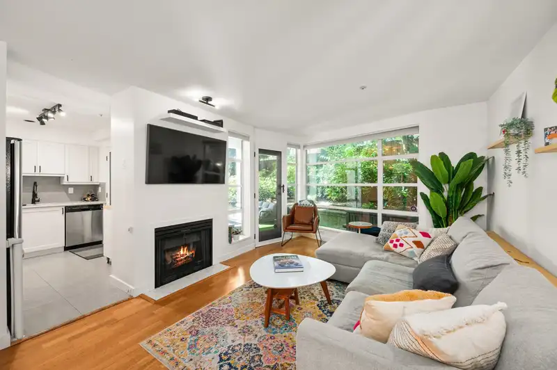 102 2555 W 4TH AVENUE - photo 4 of 29