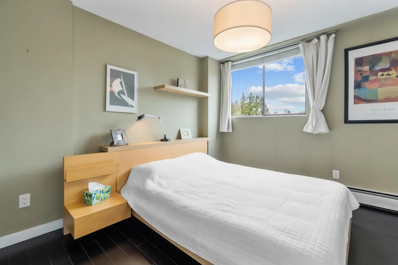 1005 320 ROYAL AVENUE - photo 3 of 18