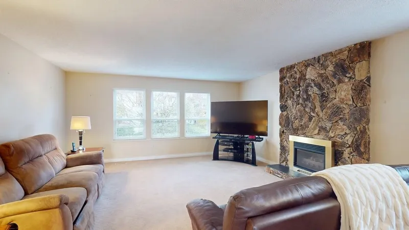 197 WARRICK STREET - photo 2 of 25