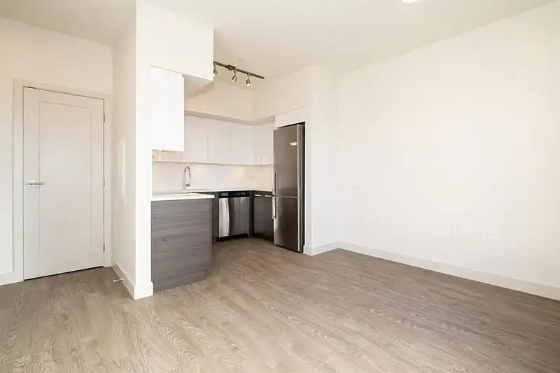 516 10928 132 STREET - photo 3 of 28