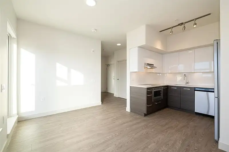 516 10928 132 STREET - photo 4 of 28