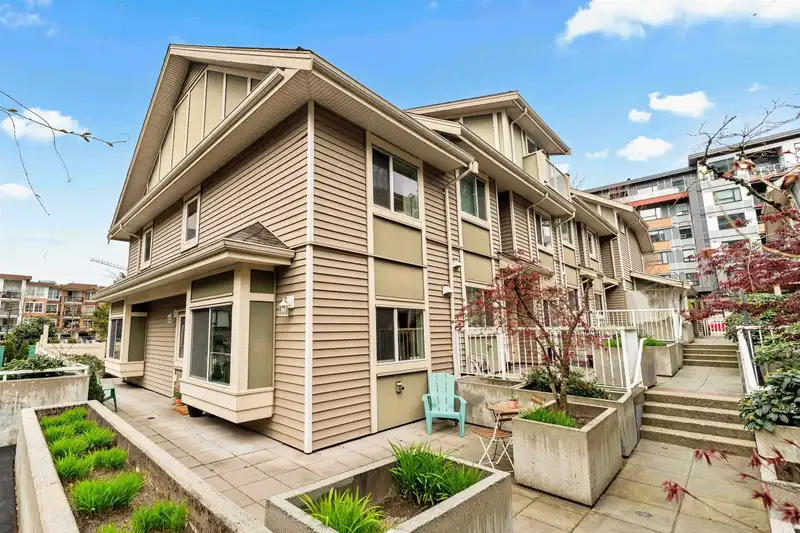 15 621 LANGSIDE AVENUE - photo 1 of 30
