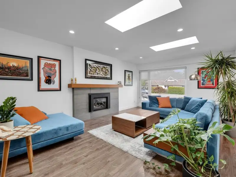 5354 WESTMINSTER AVENUE - photo 4 of 39