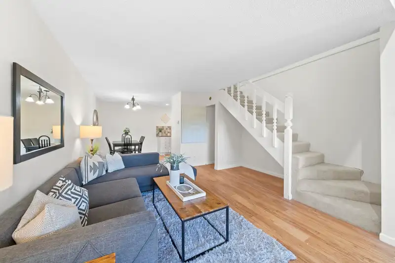 4896 47A AVENUE - photo 2 of 38