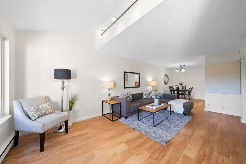 4896 47A AVENUE - photo 3 of 38