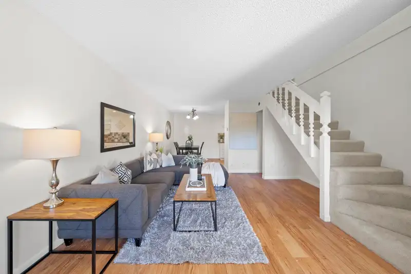 4896 47A AVENUE - photo 4 of 38