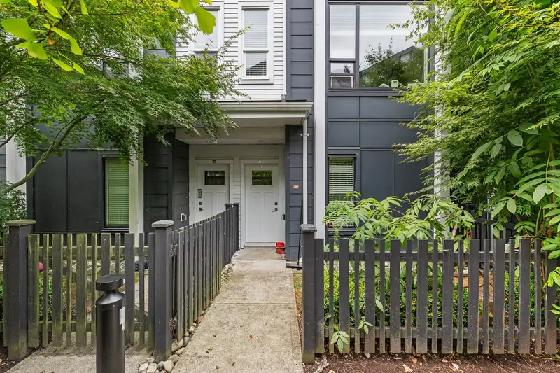 33 16337 23A AVENUE - photo 3 of 32
