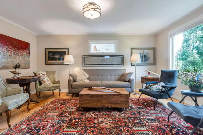 2749 TRIUMPH STREET - photo 3 of 40