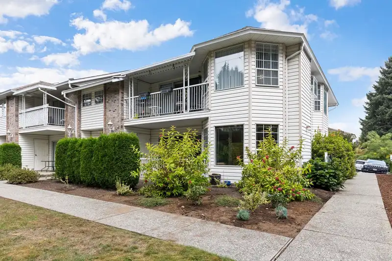 51 2938 TRAFALGAR STREET - photo 1 of 28