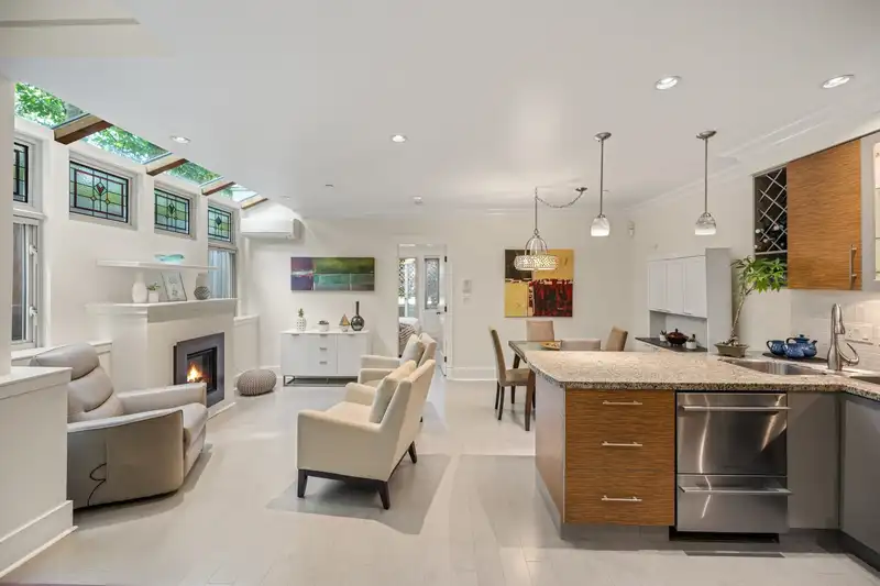 1919 W 12TH AVENUE - photo 4 of 34