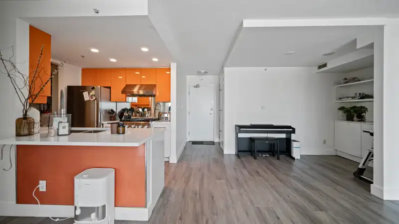 508 1408 STRATHMORE MEWS - photo 2 of 20