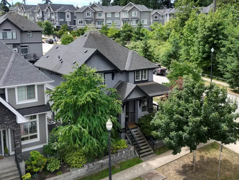 15808 29A AVENUE - photo 1 of 37