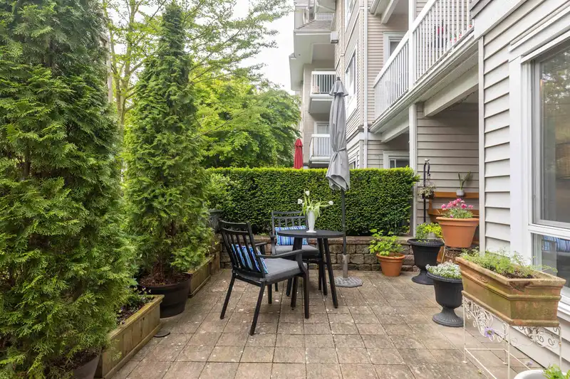 103 1685 152A STREET - photo 1 of 30