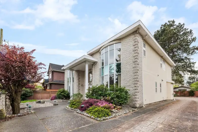 7471 LEDWAY ROAD - photo 4 of 40
