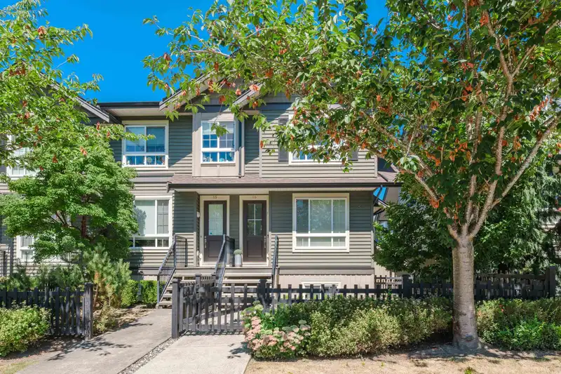 66 21867 50 AVENUE - photo 1 of 36