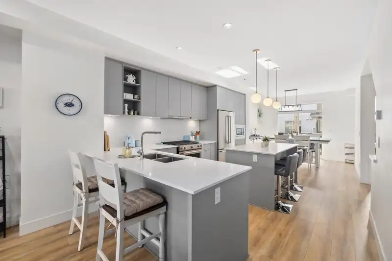 32 16561 17A AVENUE - photo 3 of 24