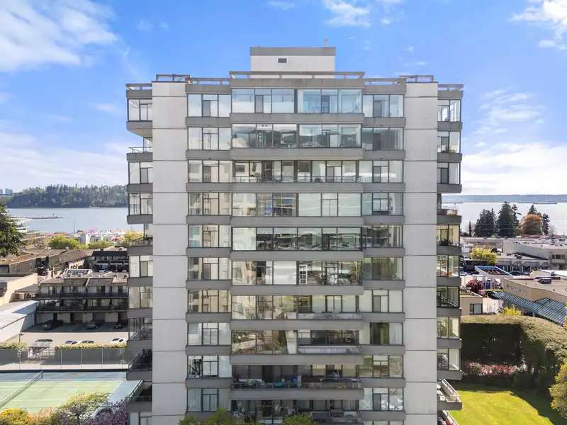 702 1480 DUCHESS AVENUE - photo 1 of 36
