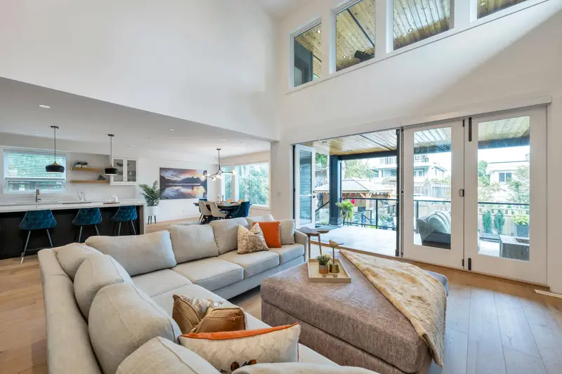 1038 STEVENS STREET - photo 4 of 25