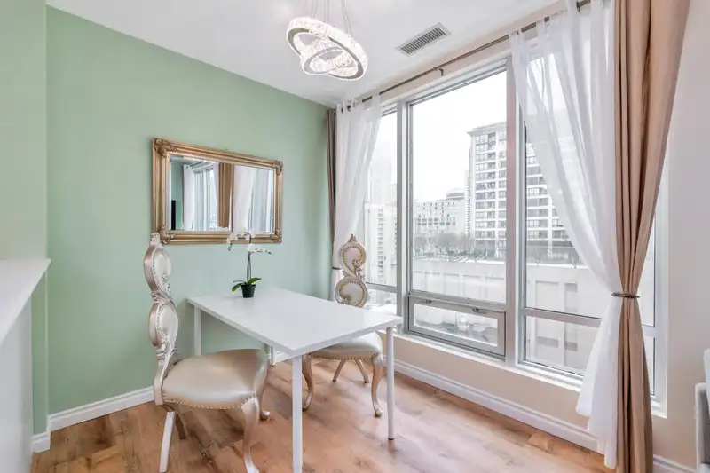 813 989 NELSON STREET - photo 3 of 30