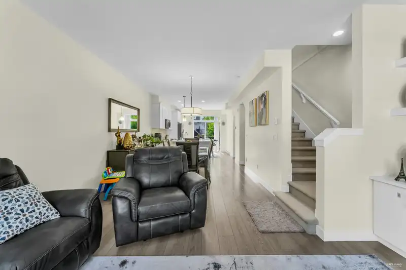28 14271 60 AVENUE - photo 2 of 29