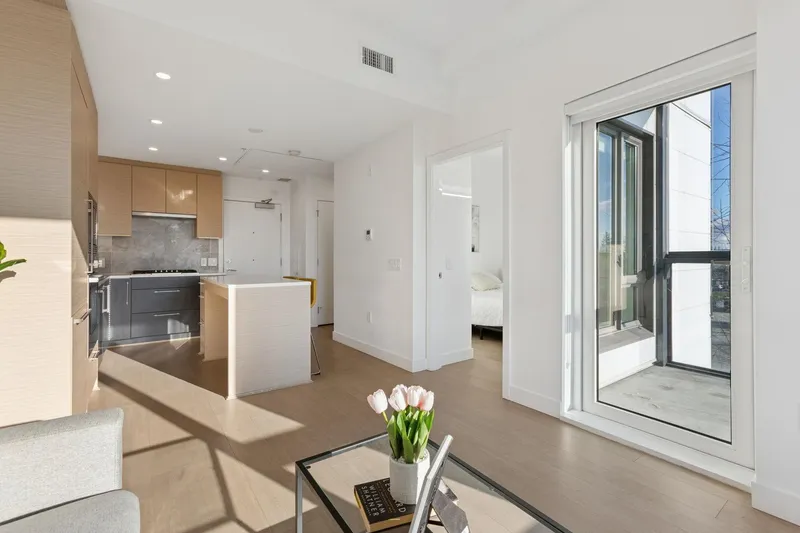 415 8888 OSLER STREET - photo 3 of 13