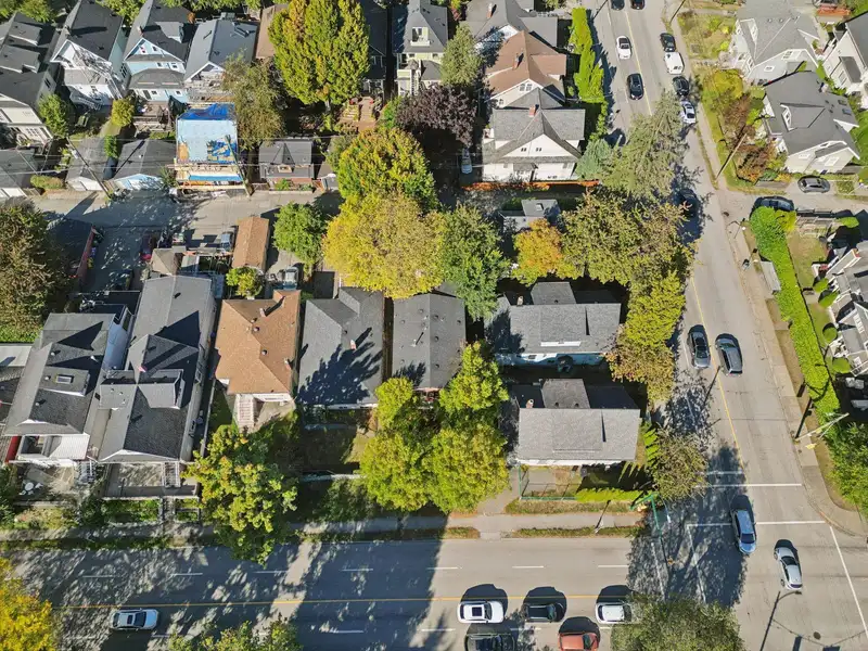 695 E 12TH AVENUE - photo 4 of 5