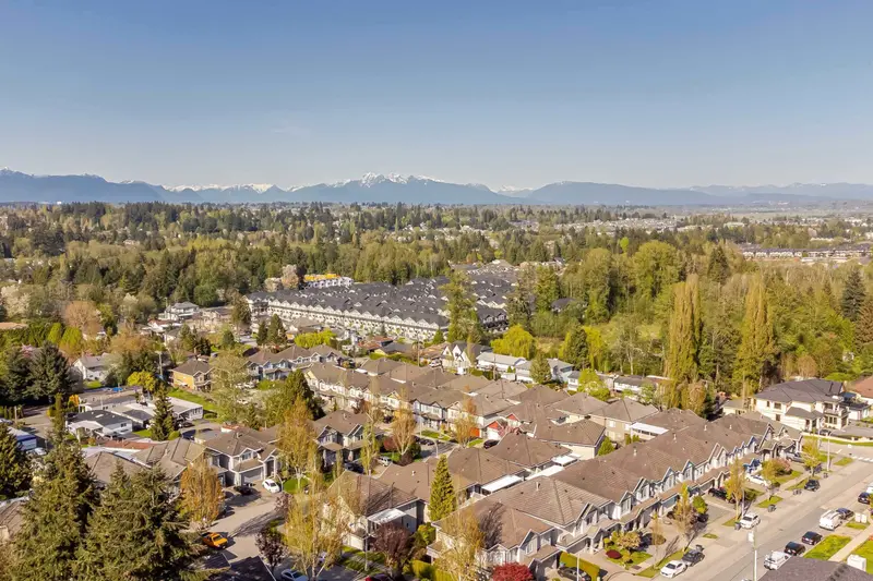 5 13670 62 AVENUE - photo 4 of 25