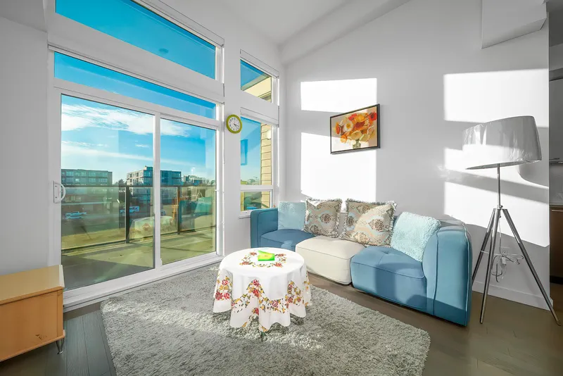 416 4033 MAY DRIVE - photo 1 of 25